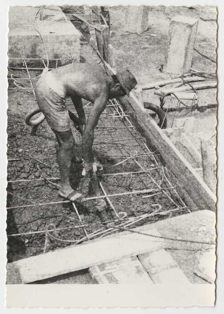 Fiume Isonzo, Gorizia. Cantiere di bonifica. Armatura soglia di valle
